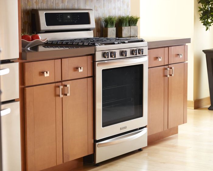 The Difference Between KitchenAid Slide-In and Freestanding Ranges